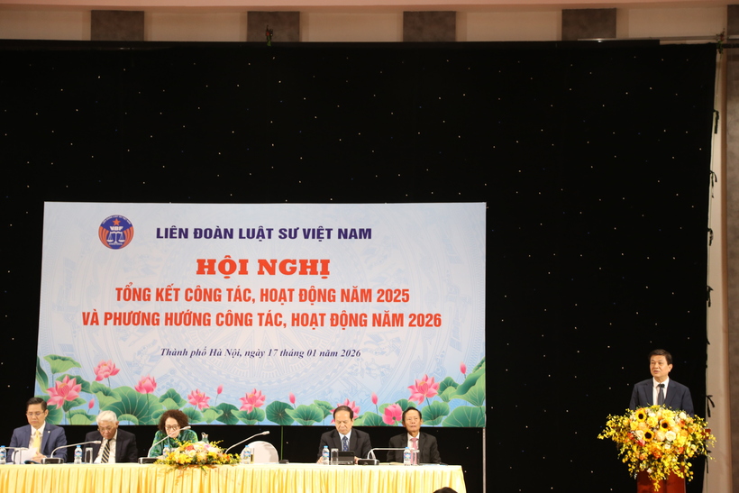 Liên đoàn Luật sư Việt Nam tổ chức Hội nghị Tổng kết công tác, hoạt động năm 2025 và phương hướng công tác, hoạt động năm 2026 2 Luật sư, Tiến sĩ Đỗ Ngọc Thịnh, Chủ tịch Liên đoàn Luật sư Việt Nam phát biểu khai mạc Hội nghị.