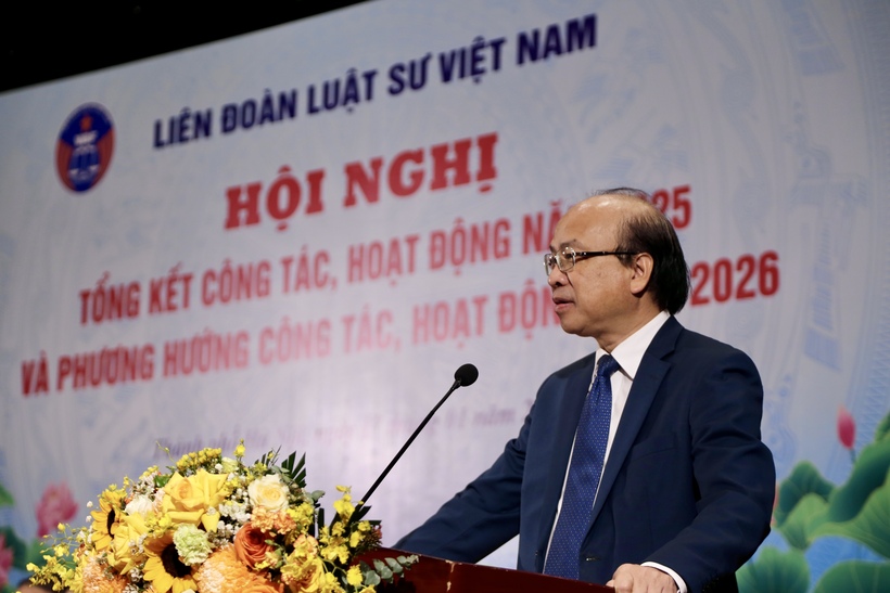 Liên đoàn Luật sư Việt Nam tổ chức Hội nghị Tổng kết công tác, hoạt động năm 2025 và phương hướng công tác, hoạt động năm 2026 5 Ông Phan Chí Hiếu, Thứ trưởng Bộ Tư pháp phát biểu chỉ đạo Hội nghị.