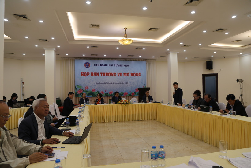 Luật sư Trần Văn An phát biểu tại hội nghị.