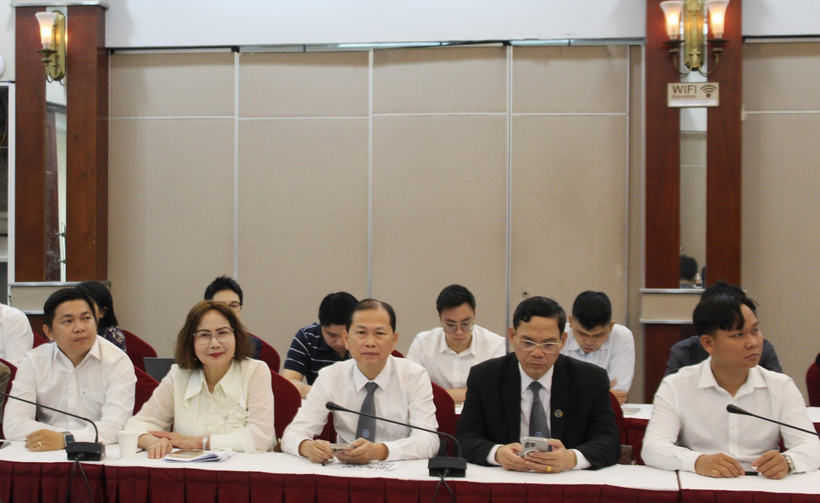 Hội thảo lấy ý kiến về dự thảo chính sách của Luật Luật sư sửa đổi tại khu vực phía Nam 5 Đại biểu tham dự hội thảo.