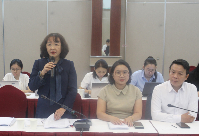 Hội thảo lấy ý kiến về dự thảo chính sách của Luật Luật sư sửa đổi tại khu vực phía Nam 10 Bà Bùi Thị Công Nương, Phó trưởng Phòng Bổ trợ tư pháp, Sở Tư pháp TP. Hồ Chí Minh phát biểu.