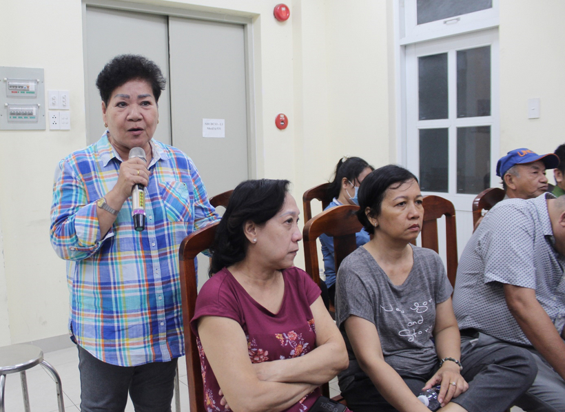 Luật sư Hà Hải - Ủy viên Ban Thường vụ Liên đoàn Luật sư Việt Nam được giới thiệu ứng cử Đại biểu Quốc hội Khóa XVI 5 Cử tri Lê Thị Thu Hồng phát biểu ý kiến tại Hội nghị.