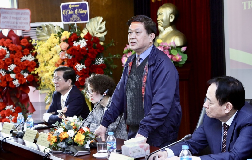 Tạp chí Luật sư Việt Nam tổ chức Lễ Tổng kết công tác năm 2025 và triển khai phương hướng, nhiệm vụ trọng tâm năm 2026 6 TS. LS Đỗ Ngọc Thịnh, Chủ tịch Liên đoàn Luật sư Việt Nam ghi nhận và đánh giá cao những nỗ lực, cố gắng cùng những kết quả quan trọng mà Tạp chí Luật sư Việt Nam đã đạt được trong năm 2025.