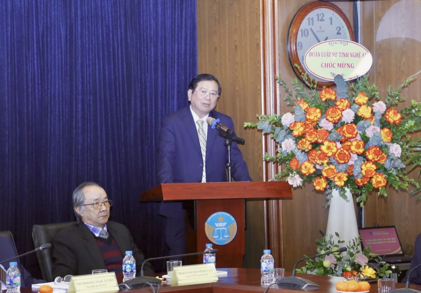 Tạp chí Luật sư Việt Nam tổ chức Lễ Tổng kết công tác năm 2025 và triển khai phương hướng, nhiệm vụ trọng tâm năm 2026 7 Luật sư Nguyễn Văn Hậu, Chủ nhiệm Cơ quan truyền thông Liên đoàn Luật sư Việt Nam phát biểu tại buổi lễ.