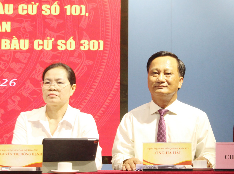Cam kết của Luật sư Hà Hải trước cử tri 2 Luật sư Hà Hải (phải), Ủy viên Ban Thường vụ Liên đoàn Luật sư Việt Nam, Đảng ủy viên, Phó Chủ nhiệm Đoàn Luật sư TP. Hồ Chí Minh, ứng cử viên Đại biểu Quốc hội khóa XVI tại Đơn vị bầu cử số 10, TP. Hồ Chí Minh.