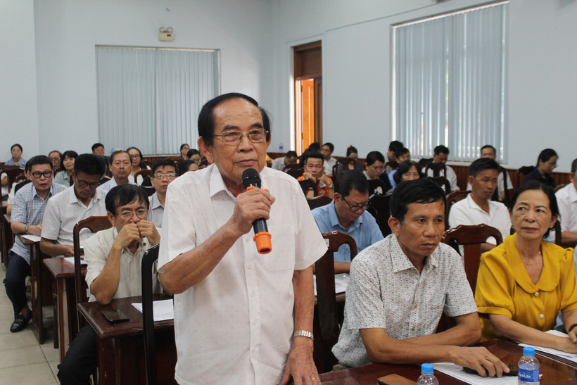 Cam kết của Luật sư Hà Hải trước cử tri 3 Ông Lê Minh Đức, cử tri phường Thới An trình bày nguyện vọng với các ứng cử viên ĐBQH và Đại biểu HĐND Thành phố.