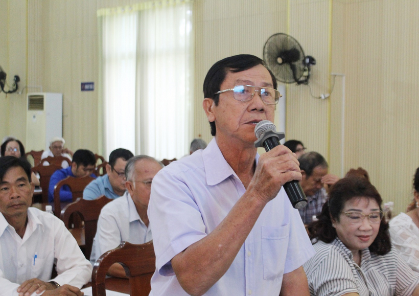 Cam kết của Luật sư Hà Hải trước cử tri 4 Cử tri Nguyễn Văn Thiều, Khu phố 41, phường Tân Tạo bày tỏ mong muốn các ứng cử viên sẽ thực hiện các cam kết trong chương trình hành động của mình.