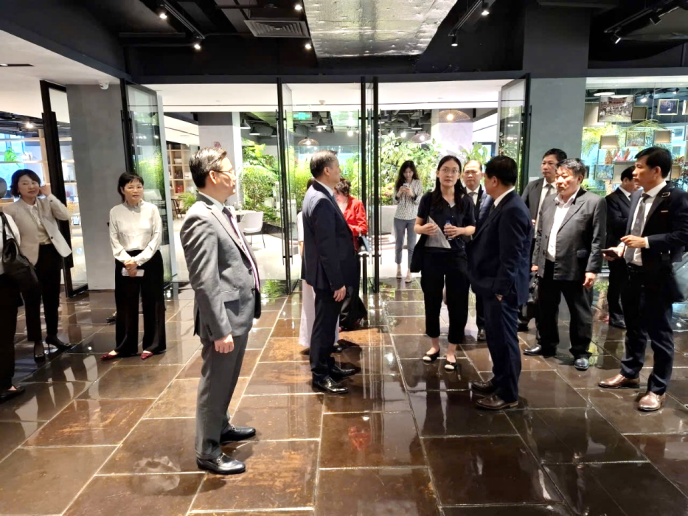 Đoàn công tác của Liên đoàn Luật sư Việt Nam sang thăm và làm việc tại Trung Quốc: Thăm các tổ chức hành nghề lớn tại thủ đô Bắc Kinh (Kỳ 2) 3 tq10