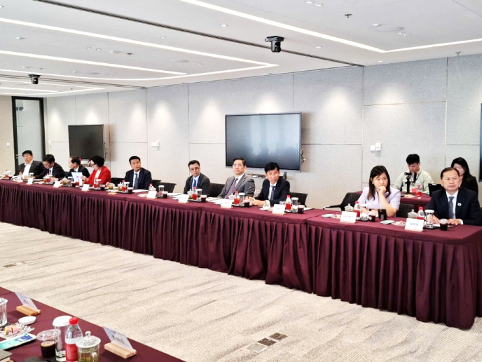 Đoàn công tác của Liên đoàn Luật sư Việt Nam sang thăm và làm việc tại Trung Quốc: Thăm các tổ chức hành nghề lớn tại thủ đô Bắc Kinh (Kỳ 2) 5 tq12