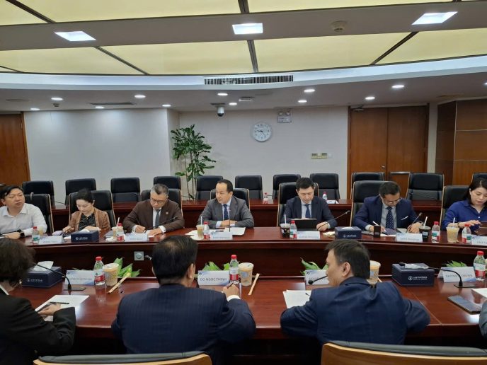 Đoàn công tác của Liên đoàn Luật sư Việt Nam thăm Hiệp hội Luật sư thành phố và một số công ty luật tại Thượng Hải (Kỳ 3) 2 tq2