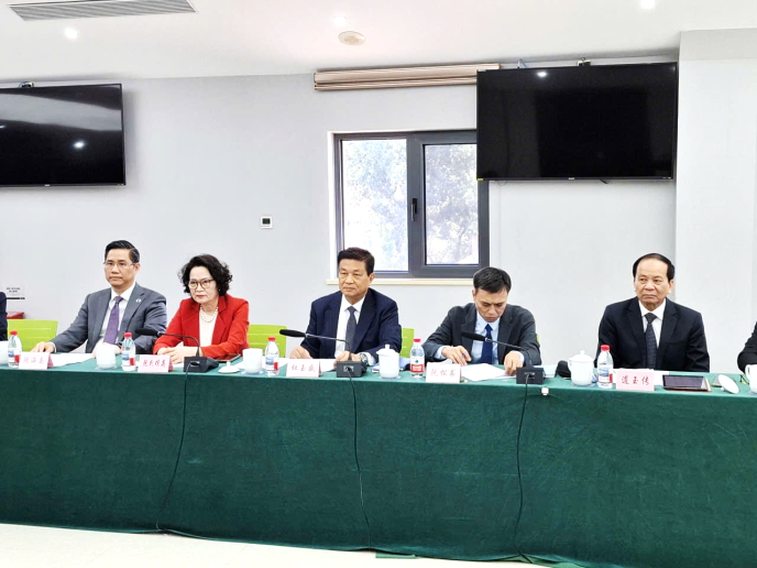 Đoàn công tác của Liên đoàn Luật sư Việt Nam sang thăm và làm việc tại Trung Quốc: Ký kết hợp tác với Hiệp hội Luật sư toàn Trung Quốc (Kỳ 1) 3 tq3