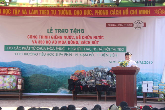 3.hiệu trưởng phát biểu