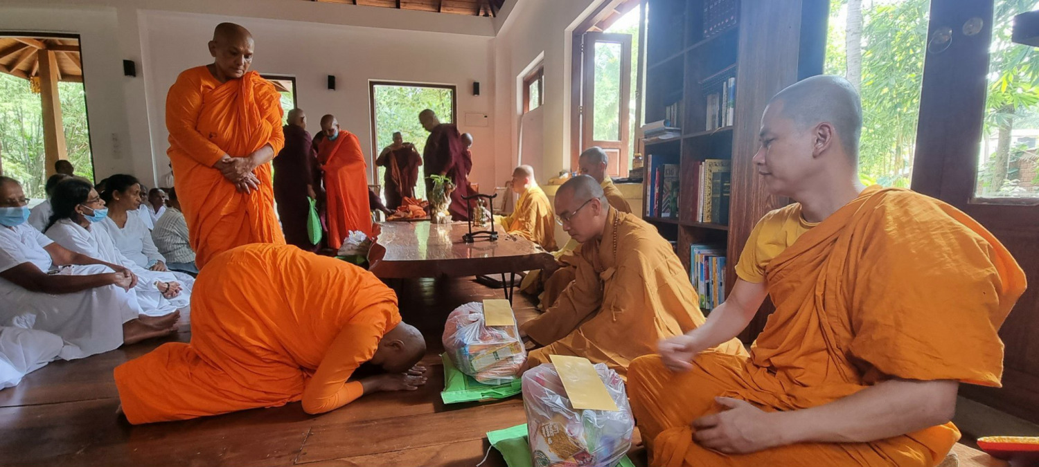 CHIÊM BÁI VÀ CÚNG DƯỜNG TÔN TƯỢNG ĐỨC BỒ TÁT QUAN THẾ ÂM 15 3 15