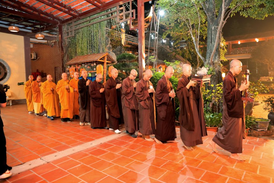 HÒA THƯỢNG TUYÊN LUẬT SƯ THƯỢNG MINH HẠ THÔNG QUANG LÂM THUYẾT GIẢNG TẠI TÙNG LÂM HÒA PHÚC 15 12 2