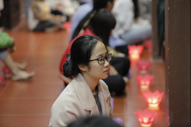 LUNG LINH ĐÊM HỘI HOA ĐĂNG KỶ NIỆM LỄ KHÁNH NHẬT ĐỨC PHẬT A DI ĐÀ 36 13
