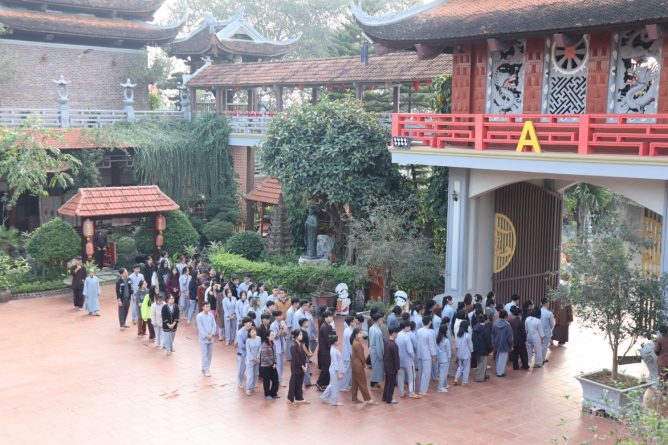 BUỔI SÁNG NGÀY 2 - KHÓA TU THIỀN TRÀ "NĂM MỚI TA CŨNG MỚI" 33 415011544 769126151915361 5562014861224118035 n