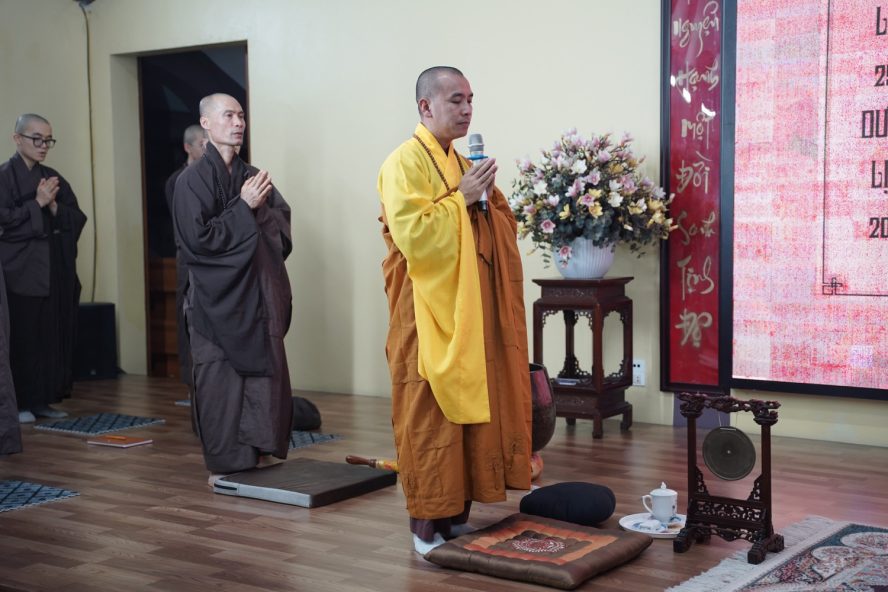 Ngày thứ sáu Khóa cộng tu Phật thất (Ngày 08/01/2024-nhằm ngày 27/11/Quý Mão) 11 418731952 773234728171170 3426782126703589061 n
