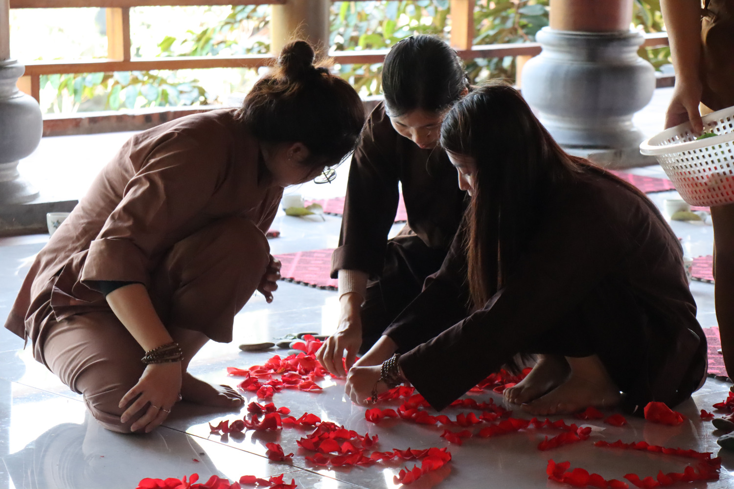 BUỔI CHIỀU NGÀY 2 - KHÓA TU THIỀN TRÀ "NĂM MỚI TA CŨNG MỚI" 4 6 5 1