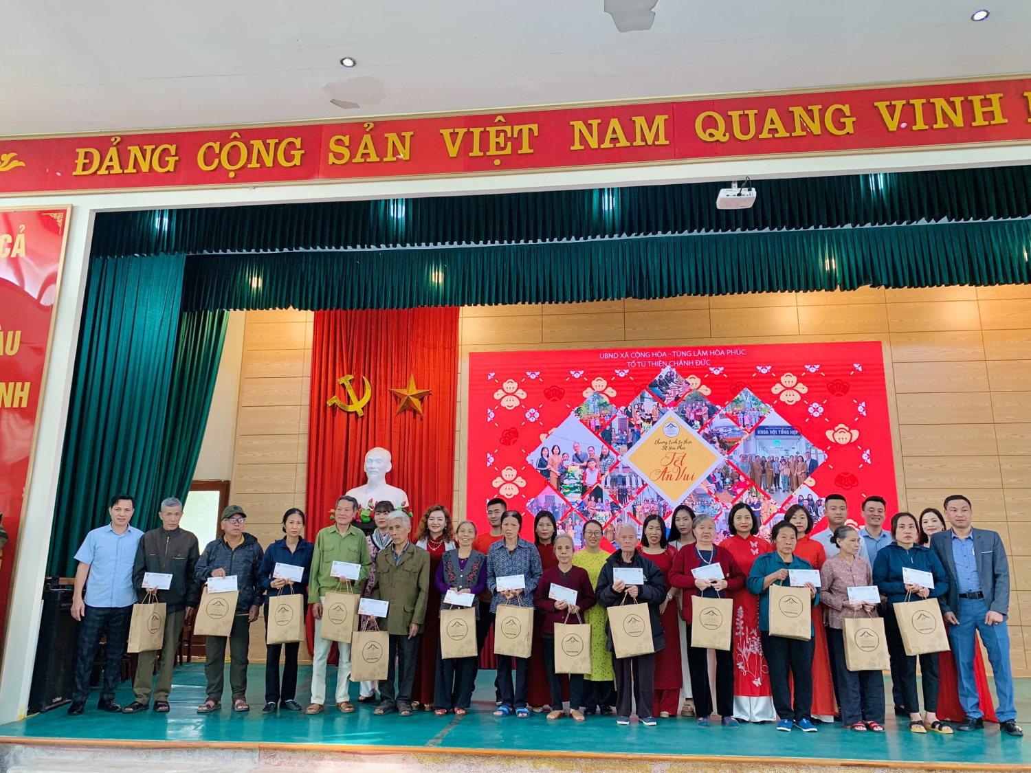 CHƯƠNG TRÌNH TỪ THIỆN CUỐI NĂM QUÝ MÃO - TRAO ĐI LÀ CÒN MÃI 5 z5090392654102 1c29b35dd09ad7be48cdb2764f5e2dde