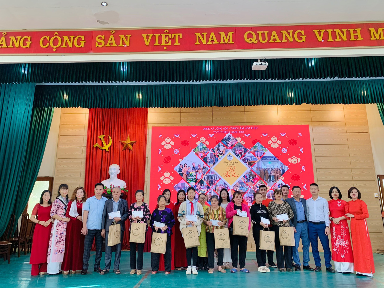CHƯƠNG TRÌNH TỪ THIỆN CUỐI NĂM QUÝ MÃO - TRAO ĐI LÀ CÒN MÃI 7 z5090392659377 8b30a3bd95edd85b9c2920a057795d53