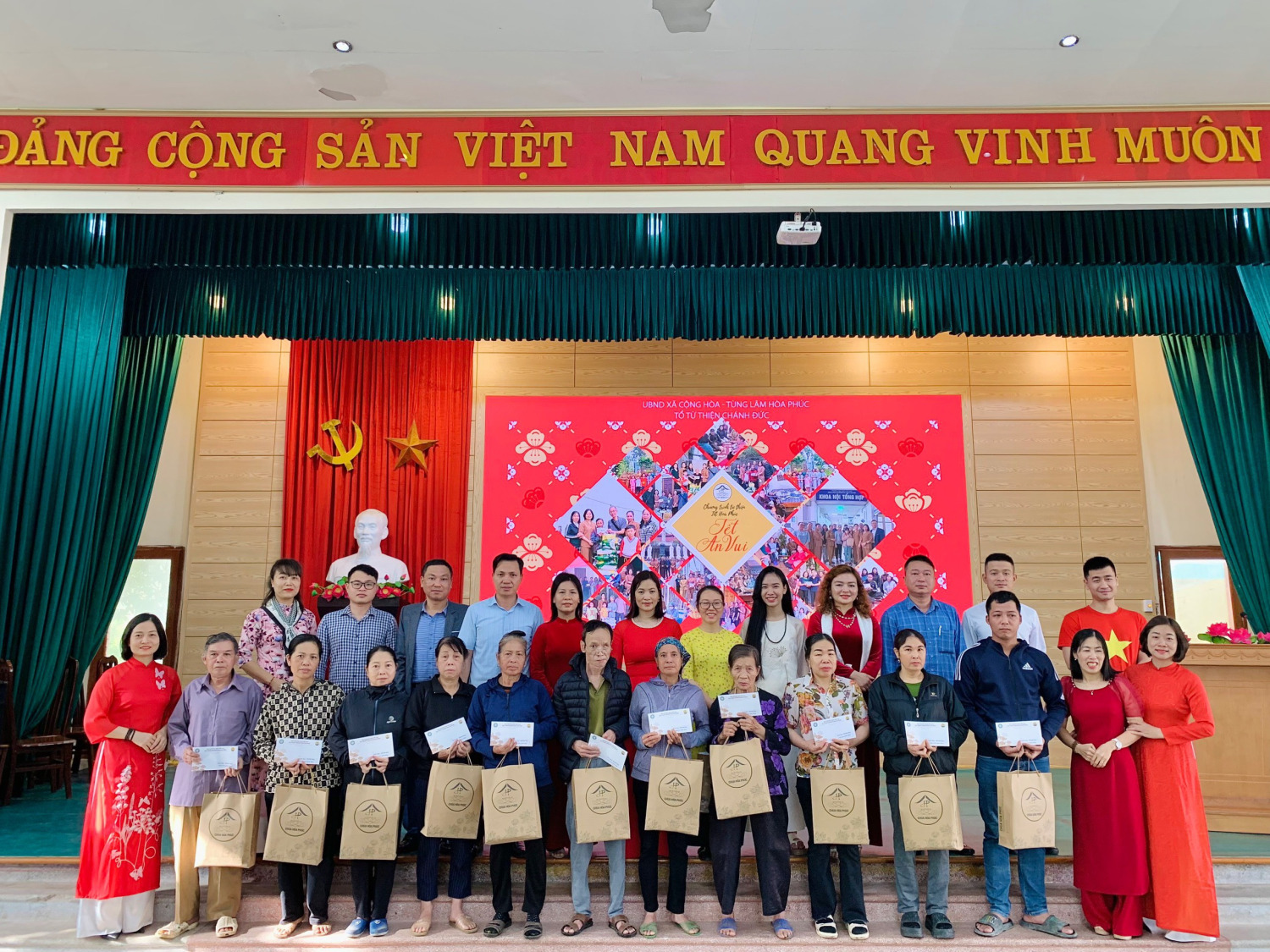 CHƯƠNG TRÌNH TỪ THIỆN CUỐI NĂM QUÝ MÃO - TRAO ĐI LÀ CÒN MÃI 8 z5090392661321 d24be7c773259513a354f63be386512f