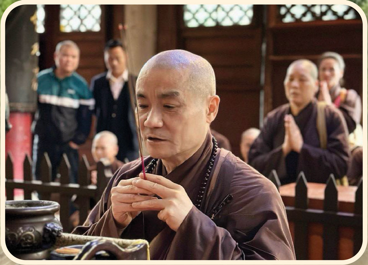 Ảnh Đại Sư Liên Đăng