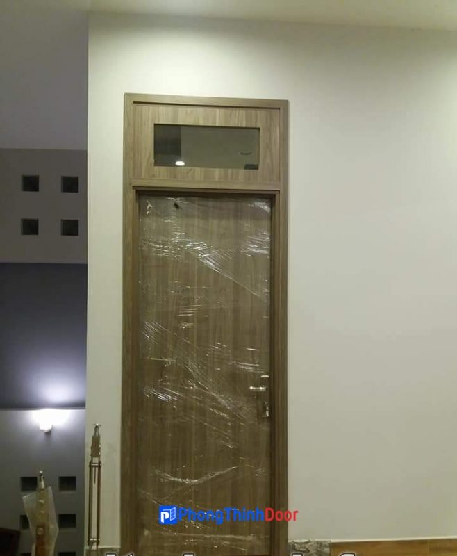cửa nhựa abs có ô kính