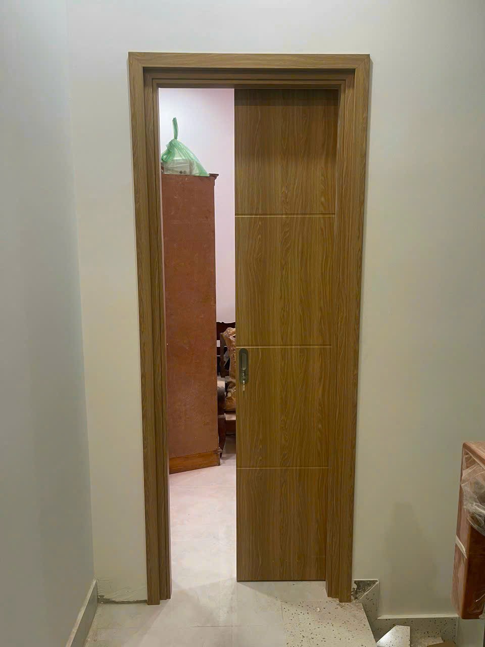 cửa lùa nhựa giả gỗ composite có khung thí