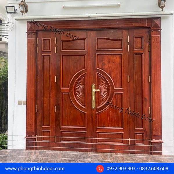 mẫu cửa đi gỗ tự nhiên