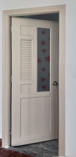 Cửa nhựa nhà vệ sinh YG-12. KT 800X2100