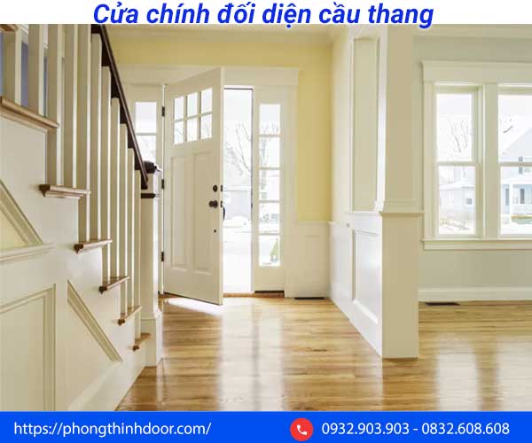 Phạm cửa chính đối diện cầu thang khiến gia chủ có thể gặp sự “thoái tài”