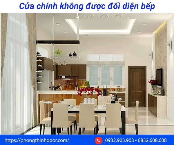 Cửa chính đối diện bếp, nhà vệ sinh hoặc gương là lỗi phong thủy cửa chính nặng nề