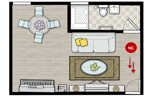 Cửa chính đối diện cửa toilet