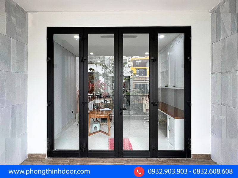 cửa chính 4 cánh mặt tiền