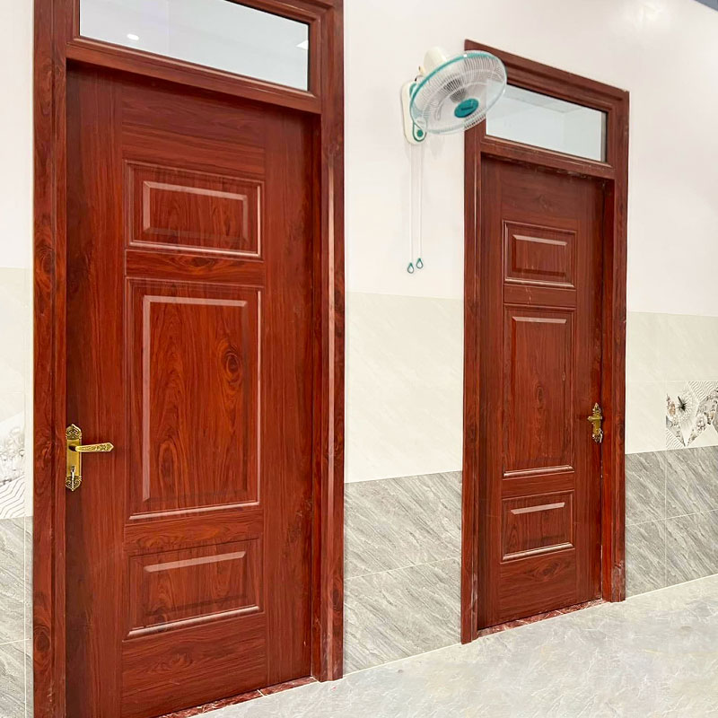 lắp cửa thép giả gỗ 1 cánh cho nhà sân vườn