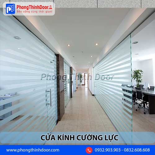 cửa kính cường lực cho nhà văn phòng