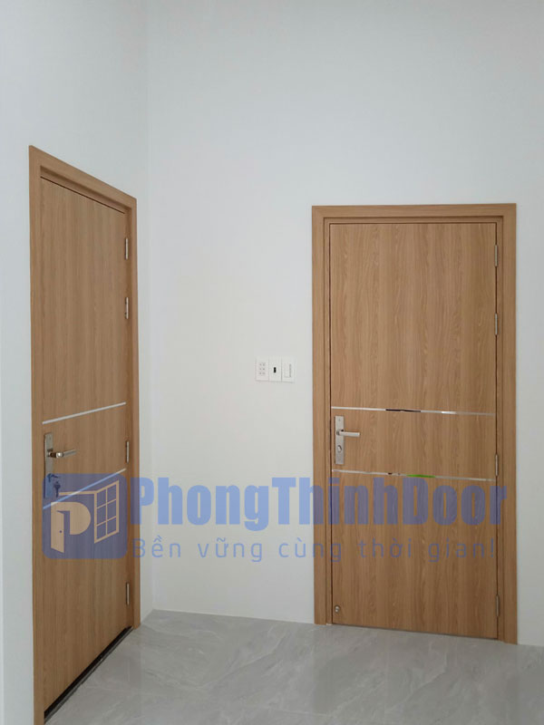 cửa nhựa composite gắn chỉ nhôm
