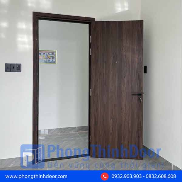 cửa nhựa vân gỗ composite
