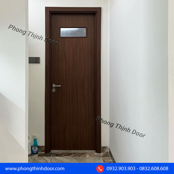 cửa toilet đẹp phẳng