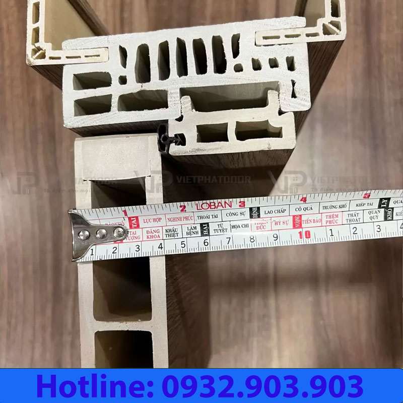 mặt cắt cánh cửa composite