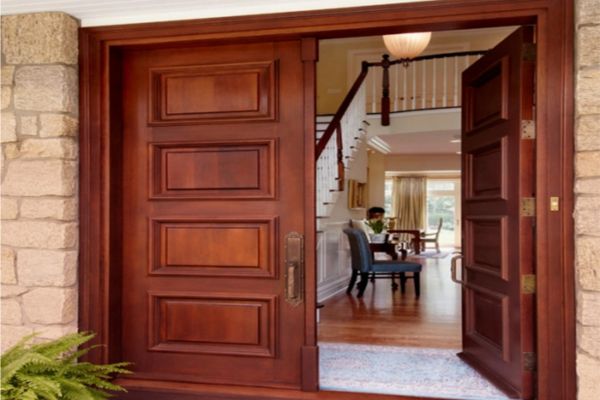 Cửa chính nhỏ hơn phụ ảnh hưởng đến tài lộc và sức khỏe