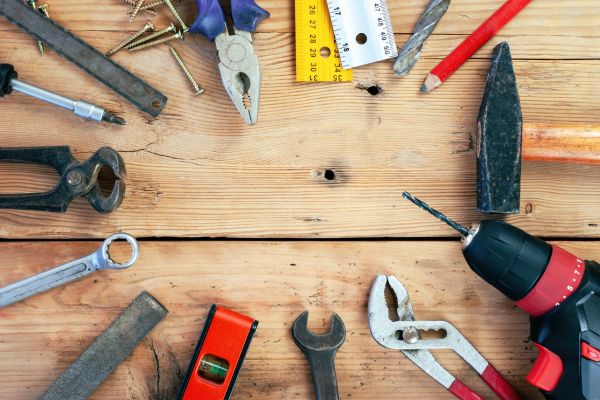 Một số dụng cụ dùng để lắp bản lề cửa gỗ