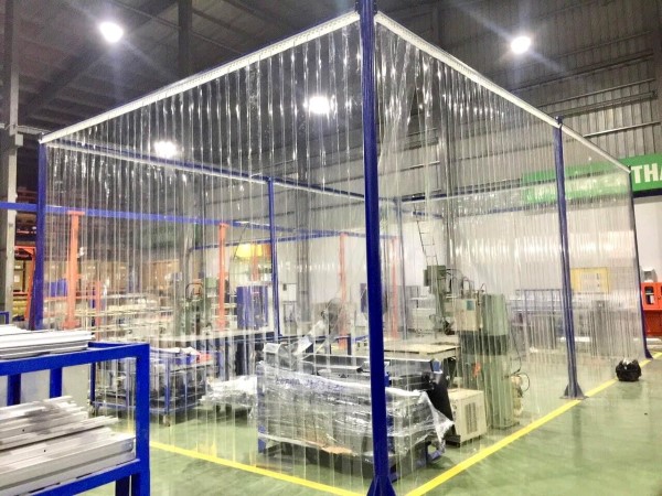 So sánh cửa nhựa cuốn của Phong Thịnh Door với những loại cửa khác