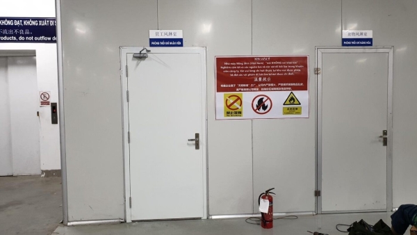 Ký hiệu cửa chống cháy đảm bảo an toàn trong các khu vực bệnh viện hoặc cơ sở y tế