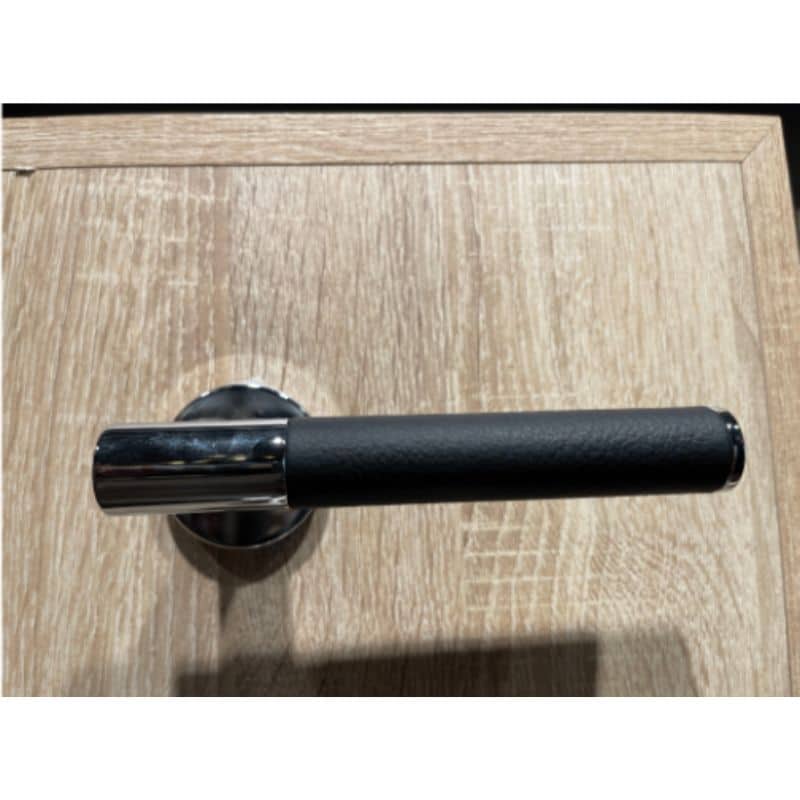 Ảnh thực tế tay nắm gạt có nắp che JK Hafele 901.78.284 Ảnh thực tế tay nắm gạt có nắp che JK Hafele 901.78.284