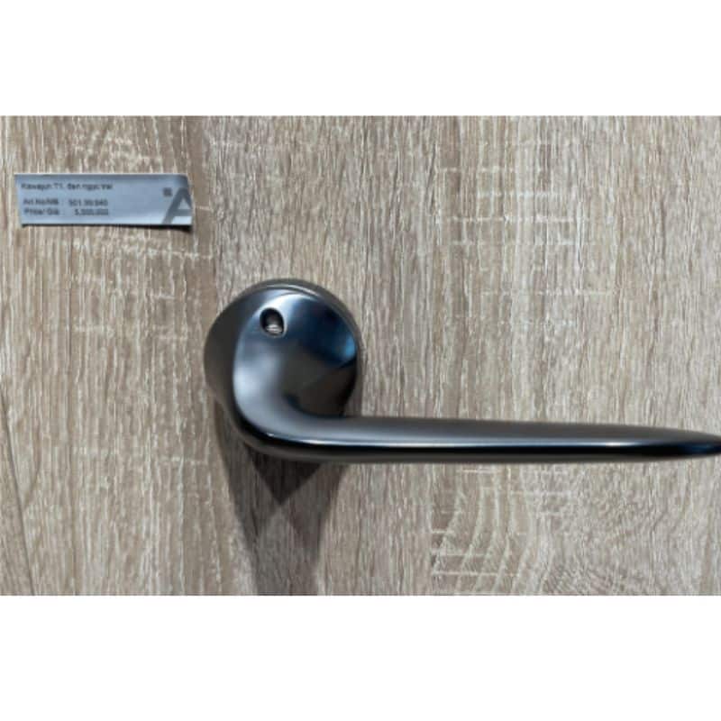 Ảnh thực tế tay nắm gạt có nắp che T1 Hafele 901.99.940 Ảnh thực tế tay nắm gạt có nắp che T1 Hafele 901.99.940