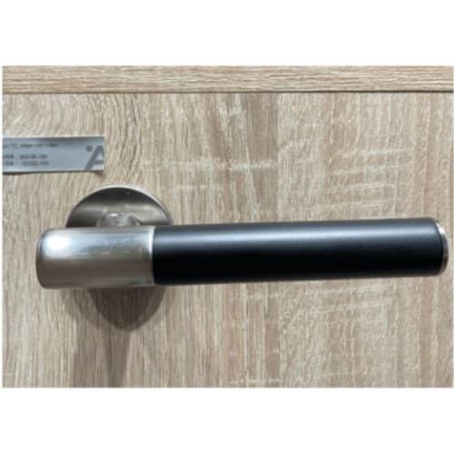 Tay nắm gạt có nắp che TC Hafele 900.99.126 3 Ảnh thực tế tay nắm gạt có nắp che TC Hafele 900.99.126