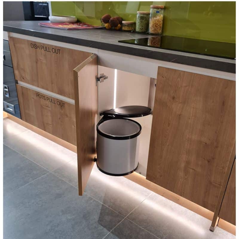 Lắp đặt thùng rác gắn cánh CUCINA VIOLA 502.24.005 14 lít Lắp đặt thùng rác gắn cánh CUCINA VIOLA 502.24.005 14 lít