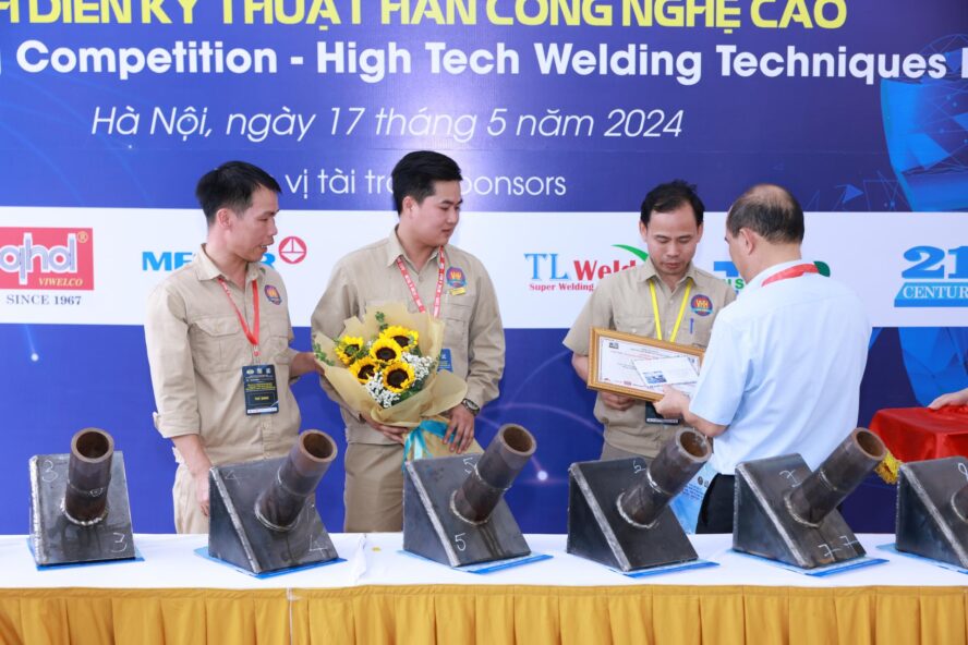 Trao Giải Nhất Hội thi tay nghề Hàn Hà Nội 2024.