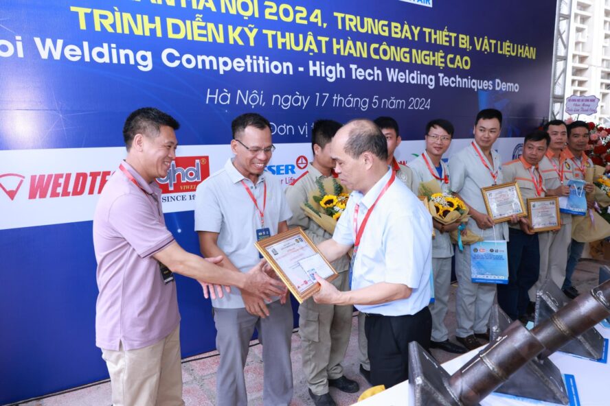 Trao Giải Khuyến khích Hội thi tay nghề Hàn Hà Nội 2024.